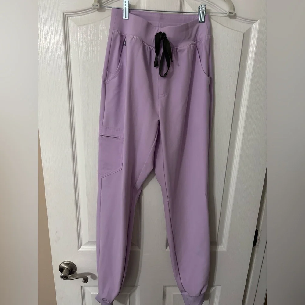 Lilac Women’s Scrub Set - Top & Jogger Pants - Picture 5 of 8